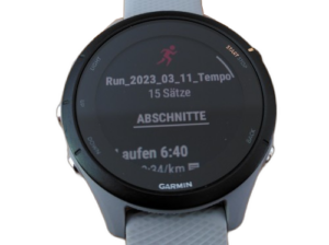 Garmin-Sportuhr mit Workout